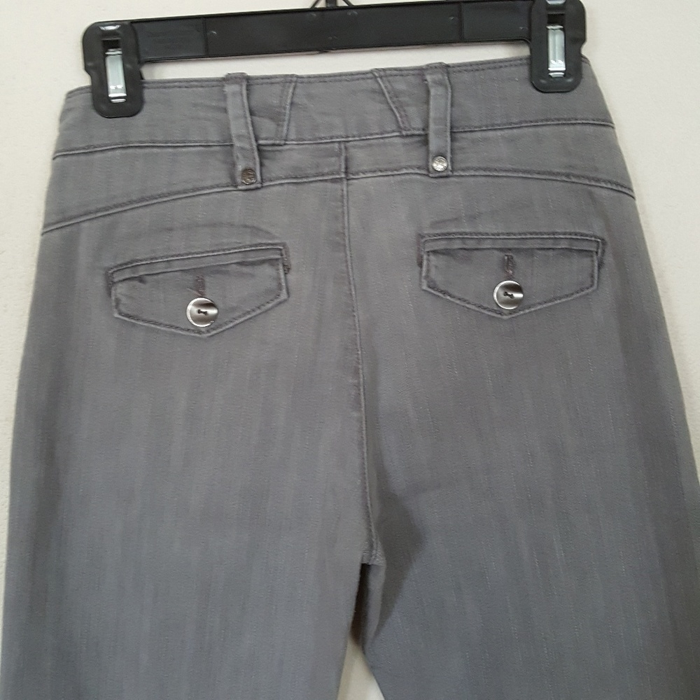 Daughters of the Liberation Jeans. - Picture 2 of 6